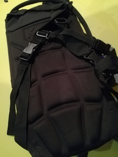Camelback De 2.5 Litros De Color Negro Y Verde Militar