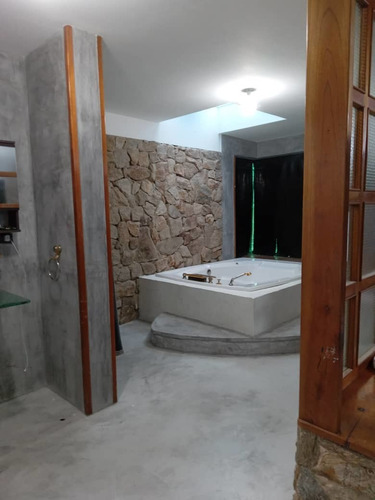 Imagen 19 de 26 de Espectacular Casa Chalet En Colinas De Guataparo Wasi 5044860