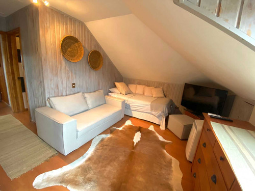 Vendo Amplio Departamento Duplex Pucon (90988)
