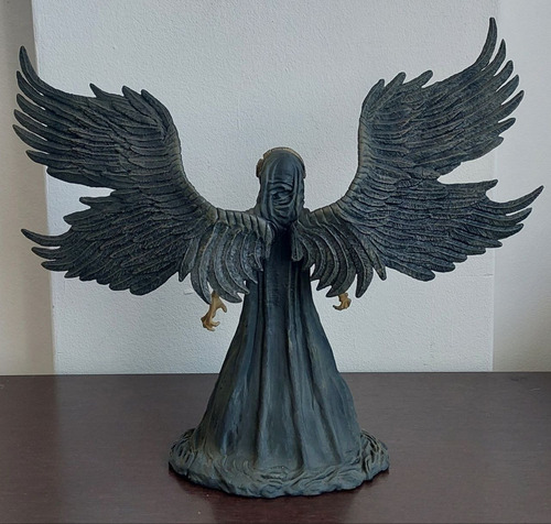The Angel Of Death The Golden Army Série 2 Hellboy 2 Mezco (Usado)