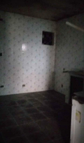 Imagem 12 de 15 de Vendo Casa, Térreo E Primeiro Andar.