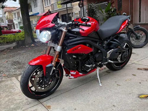 Triumph Speed Triple 1050 ( No Abs ) 2011