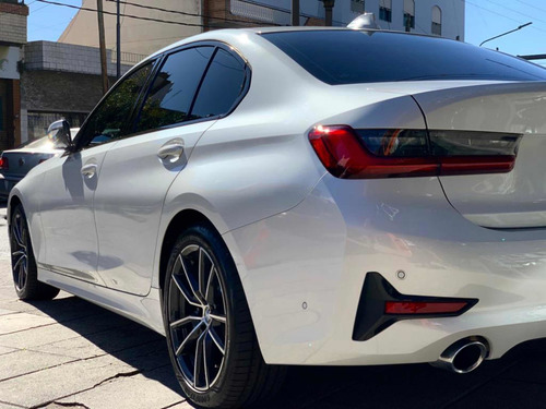 Imagen 8 de 15 de Bmw Serie 3 2020 3.0 330i Sedan Sport Line 252cv
