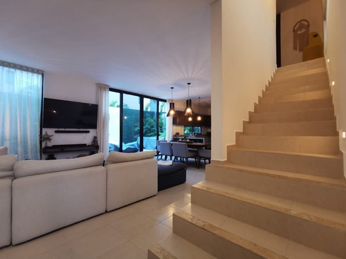 Casa En Privada En Playa Del Carmen