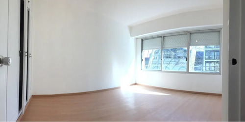 Marti Reciclado A Nuevo, A 2 Cuadras Rambla, Liv Y Comedor Grande 3 Dorm Con Placares, 2 Baños Completos, Amplios A Nuevo Moderna Cocina, Con Muchos Placares Calefacción Vigilancia 18 Horas