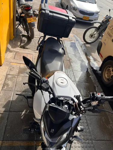 Vendo Hero Hunk 160r Único Dueño Con Accesorios