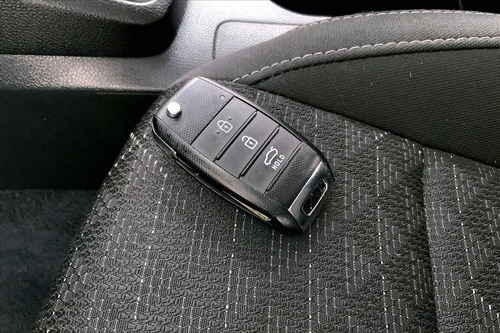 Imagen 12 de 15 de Kia Rio Sedan 4 Pts Lx, Tm6, A/ac, Ve, Ra-15