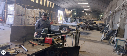 Imagen 2 de 10 de Herrero Y Soldador , A Domicilio Fabricaciones Y Reparacion.