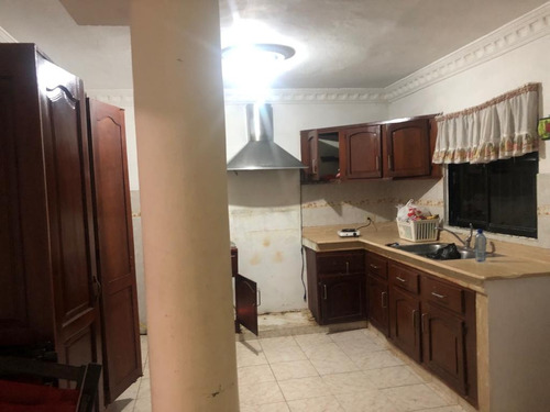 Vendo Casa De 2 Niveles En Bello Campo En La Charles De Gaulle, Santo Domingo Este, República Dominicana