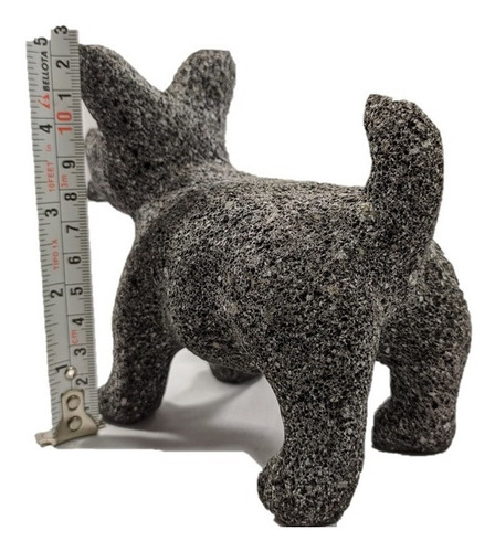 Xoloitzcuintle En Piedra Volcanica