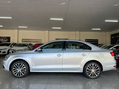 Volkswagen Jetta 2.0 Tsi Highline 4p