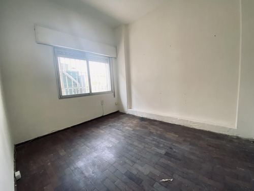 Casa En Venta En Alberdi A Reciclar - Oportunidad!