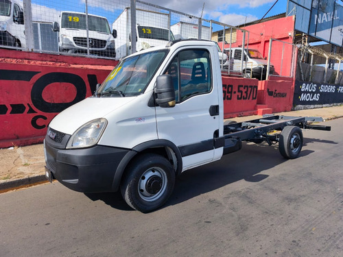 Iveco Daily 35s14 Ano 2013 Chassi - Covelp Americana