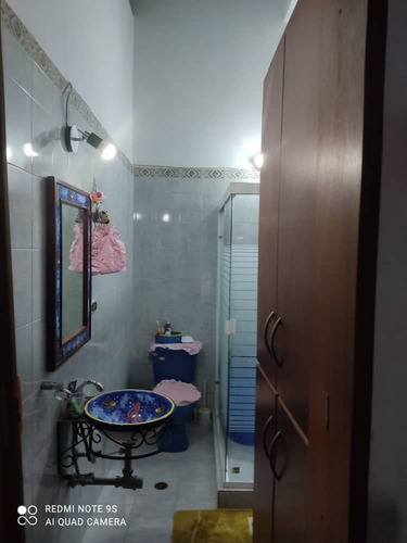 Imagen 13 de 18 de Hermosa Quinta Ubicada En El Estado Vargas, Urb. Tanaguarena, Cerca Del Mar.