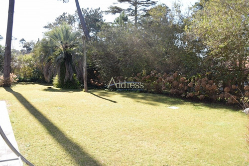 Casa En Country, 4 Dormitorios *- Ref: 3163