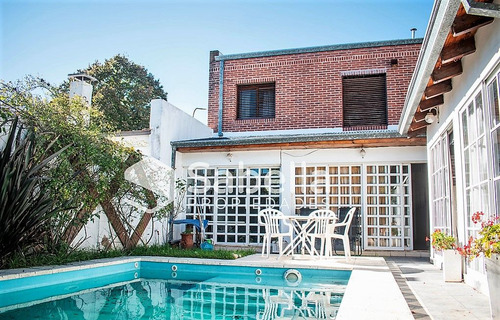Venta De Casa 5 Dormitorios En Tolosa, La Plata.