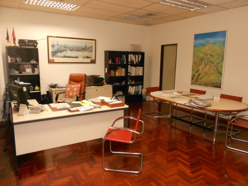 Imagen 9 de 22 de Oficina En Venta Ubicada En Prado Humboldt, Prado Del Este( 2 Oficinas Contiguas, C/u Con Ficha Catastral).