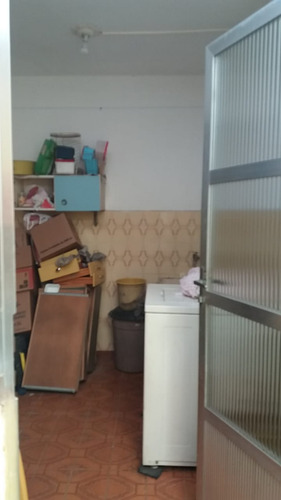 Imagem 11 de 14 de Casa 3 Qtos, Sala, Cozinha, Bom Quintal E Garagens $ 320.mil