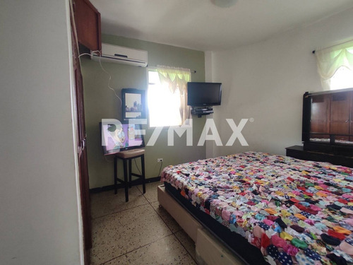 Imagen 6 de 10 de Adriana Castellanos Vende Apartamento En Trigal Centro Con Balcón Y Cocina Empotrada Cod. 152098