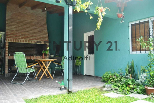 Imagen 16 de 30 de Calle 76 E/ 17 Y 18 - Casa 3 Dormitorios, Quincho Y Parque - Venta Y/o Permuta