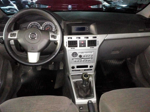 Vectra Sedan Elegance 2.0