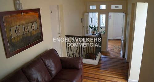 Casa Hostal En Venta De 17 Dorm. En Santiago