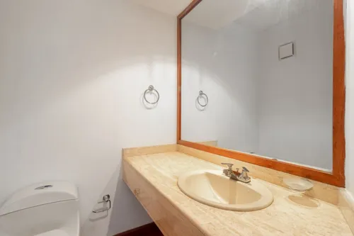 Apartamento En Arriendo En Los Rosales. Cod A17136