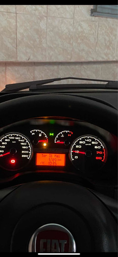 Imagem 4 de 12 de Fiat Strada 2014 1.8 16v Adventure Cab. Dupla Flex 3p