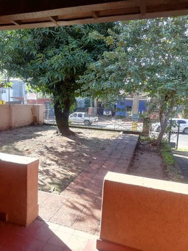 Imagen 20 de 20 de Alquilo Casa En Luque-laurelty Sobre Ruta Principal