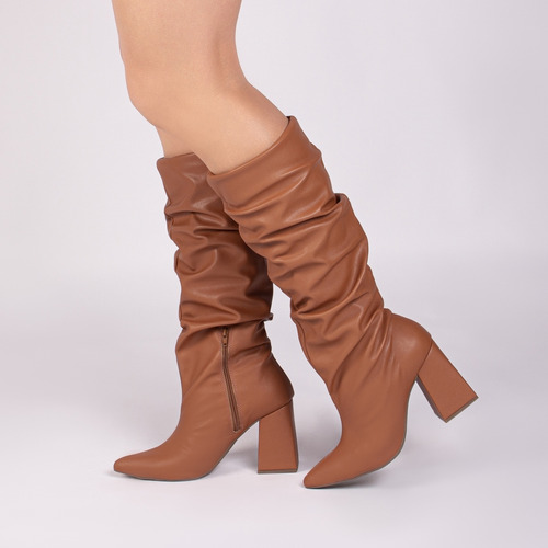 Bota Feminina Franzida Com Design Atemporal