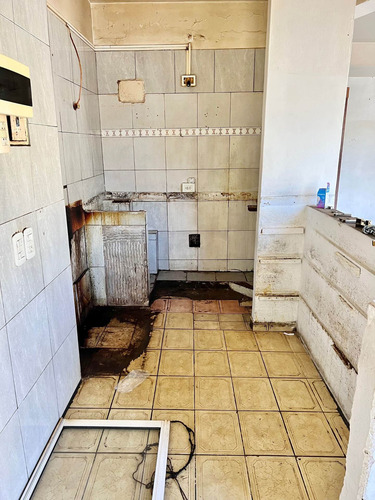 Imagen 6 de 15 de Venta Local Mas Deposito O Monoambiente Esquina