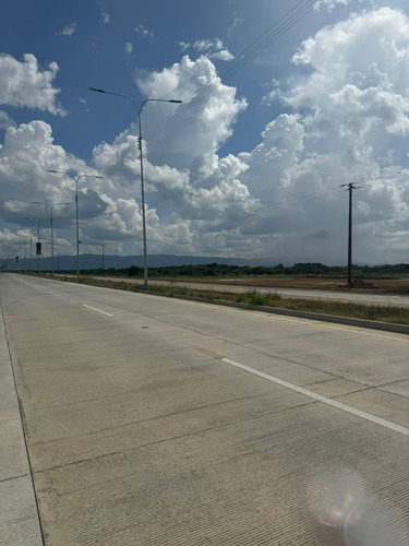 Se Vende Terreno En Av Nueva De La Costanera