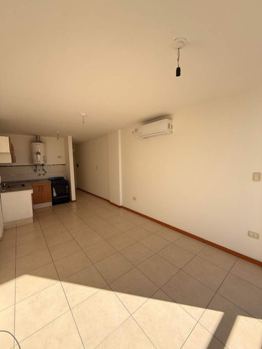 Se Vende Excelente Dpto De Un Dormitorio Y Dos Baños Estilo Duplex!!!!