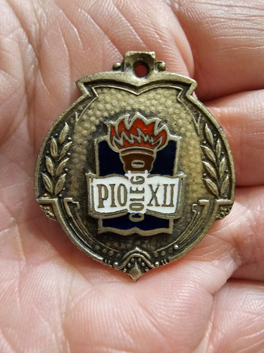 Medalla Colegio Pio Xii Avellaneda (Usado)