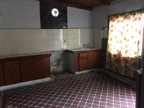 Venta Casa 2 Dormitorios Balcarce Con Cochera
