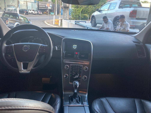 Imagem 6 de 10 de Volvo Xc60 2.0 T5 Momentum Gasolina 4p Automático