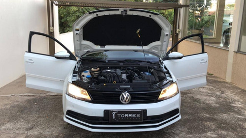 Imagem 5 de 14 de Volkswagen Jetta 2.0 Trendline Flex 4p Tiptronic