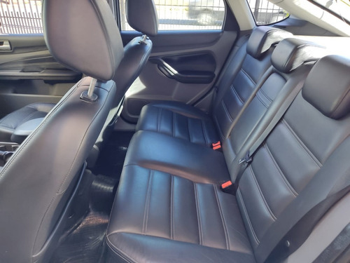 Ford Focus Ii Ghia 2.0