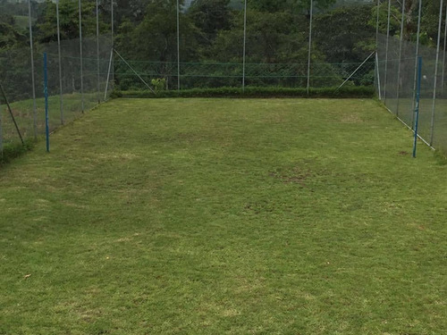Alquilo Corta Estancia Casa Campestre Quinta Vacacional Silanche Vía Los Bancos 3 Cuartos, 2 Baños, Parqueadero, Amoblado, Area Común, Piscina, Canchas, Serv Básicos, Clima Cálido A 2hrs De Quito