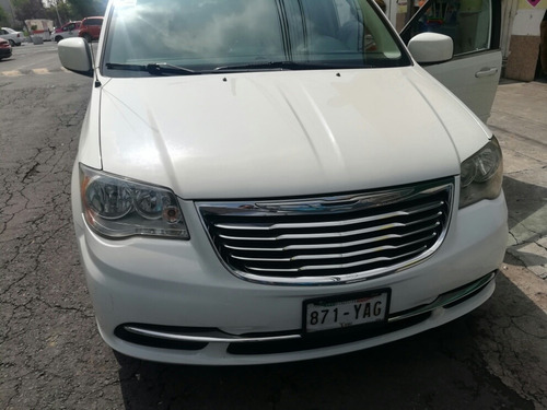Imagen 2 de 15 de Chrysler Town & Country 2012 3.6 Lx Mt