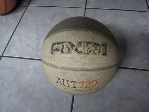 Bolas de basquete tarmak em segunda mão durante 5 EUR em La Cala del Moral  na WALLAPOP
