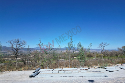 Terreno De 718m² Colindante A Campo De Golf, Clúster De Solo 38 Lotes, Zibatá, Qro.