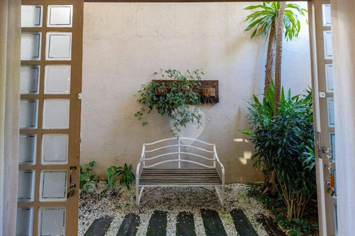 Imagem 9 de 30 de Casa Diferenciada E Muito Bem Localizada - Ca0204