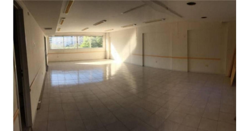Edificio De Oficinas Con Planta Libre En Excelente Ubicación