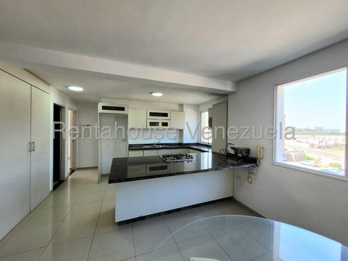 Estefani Salon Vende Hermoso Apartamento En Ciudad Roca-lara-25-14104