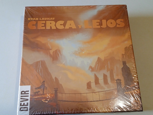 Cerca Y Lejos En Español 