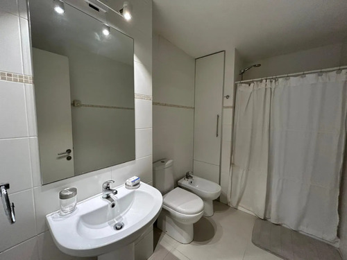 Disponible En Alquiler, Piso Alto, Linda Vista A La Playa Mansa