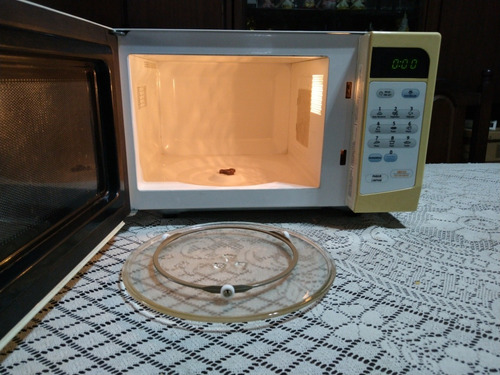 Mícroondas Electrolux.