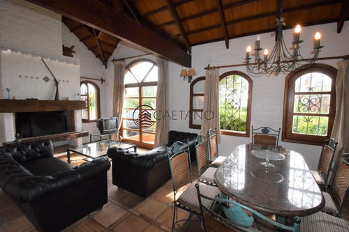 Casa Con Piscina Muy Cómoda, Ideal Para Veranear!!- Ref: 571