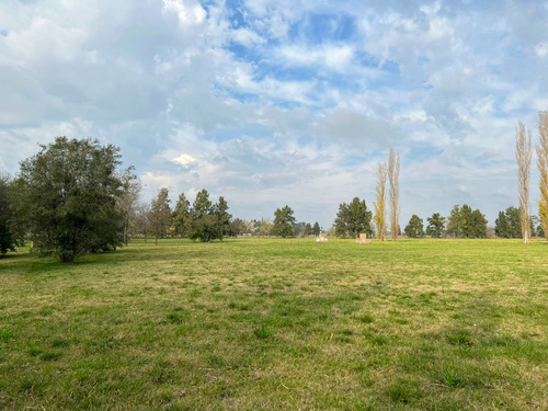 Imperdible Lote De 2.300 M2 En Los Girasoles De Luján Barrio Cerrado